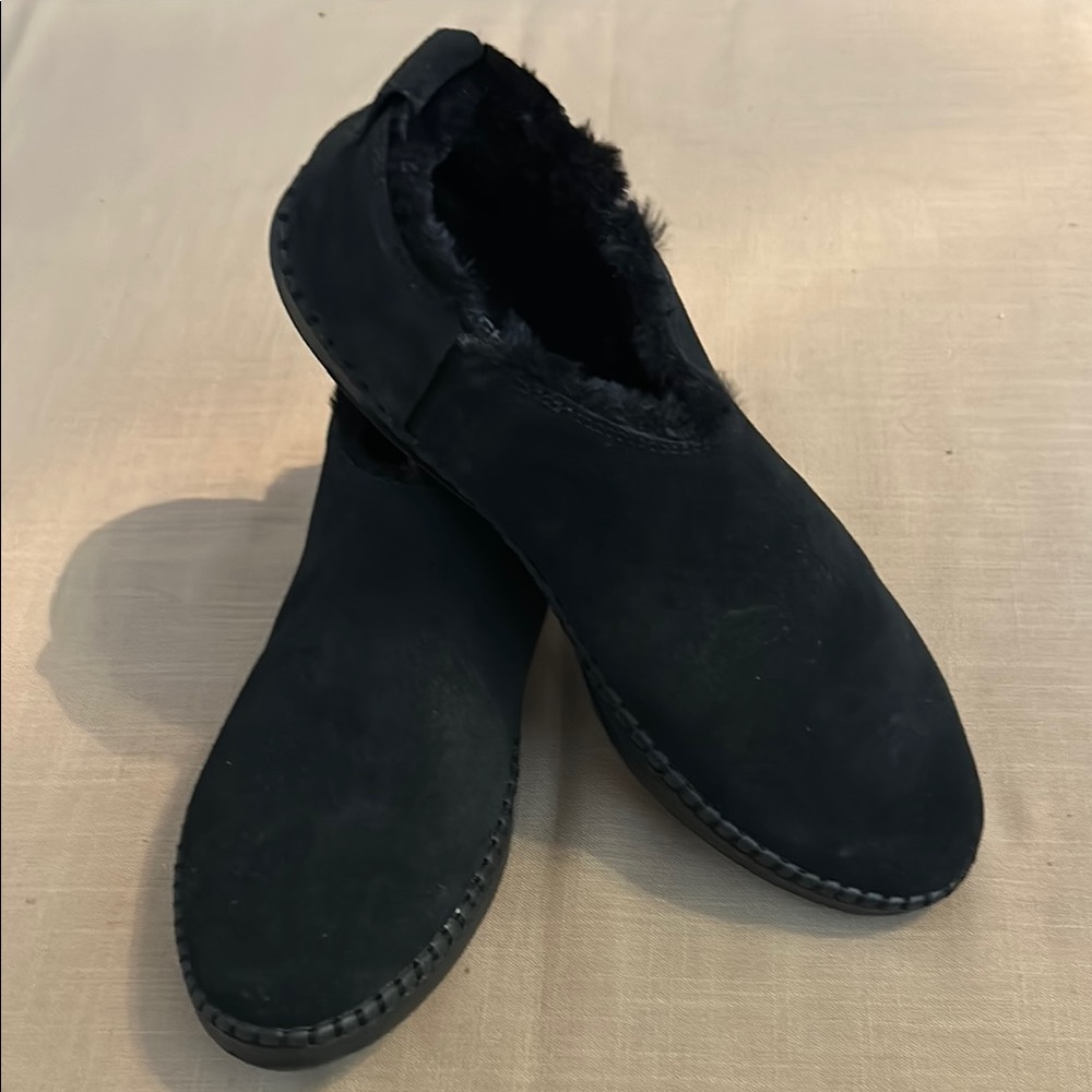 NWT Skechers Black ankle Boots Comfortable Flexible Design